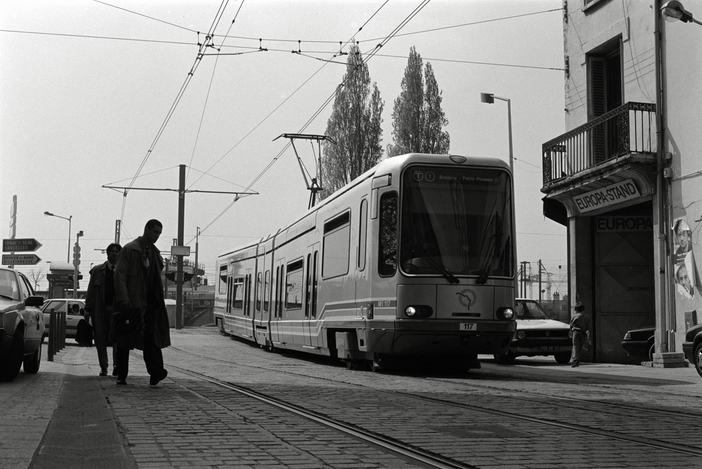 AHP F1993 04 001 sc240903 img25 NLP